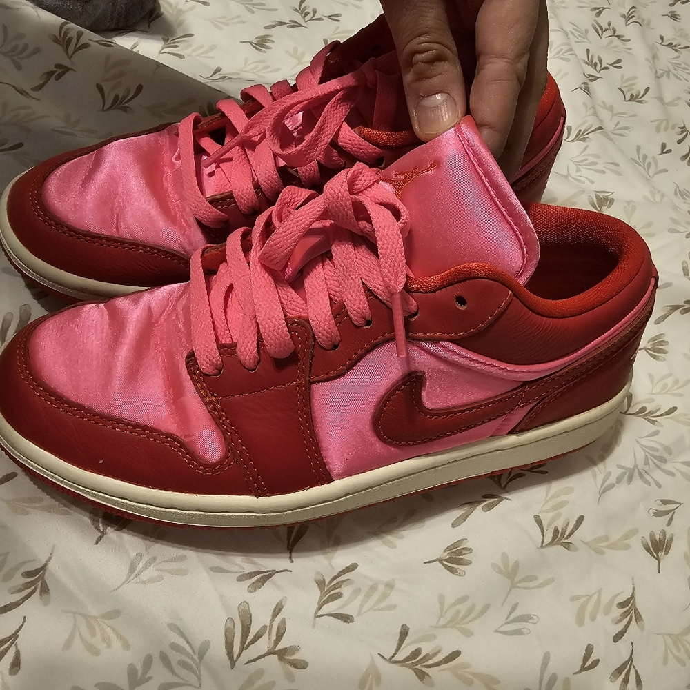 Pink Nike - Picture 2 of 5